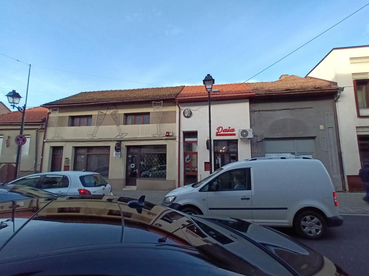 Old Town Studio Apartments Baia Mare Exteriör bild
