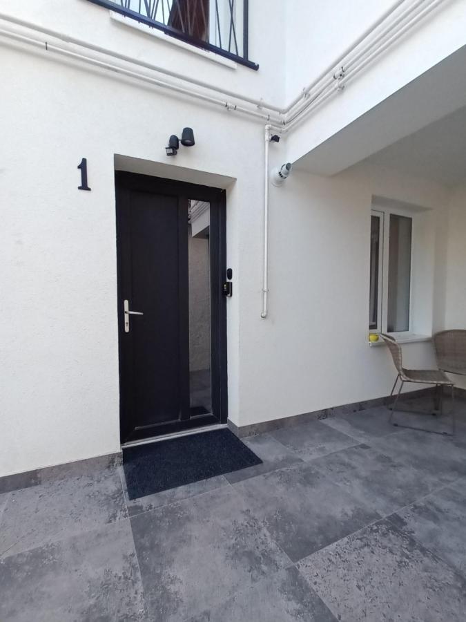 Old Town Studio Apartments Baia Mare Exteriör bild